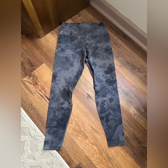 lululemon athletica Charcoal Tie-Dye Leggings - Picture 5 of 7